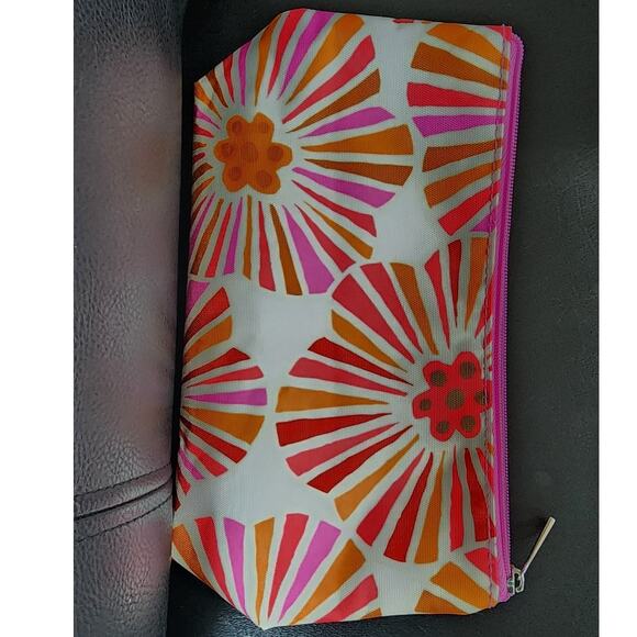 Clinique Flowerchild Cosmetic Bag 9.5 x 5.5 x 3 For on the go Beauty Touch Ups - Picture 2 of 4